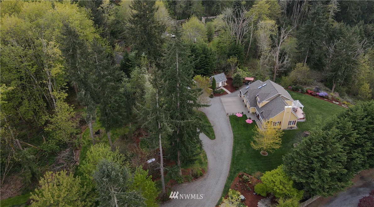 Property Photo:  24902 89th Avenue E  WA 98338 