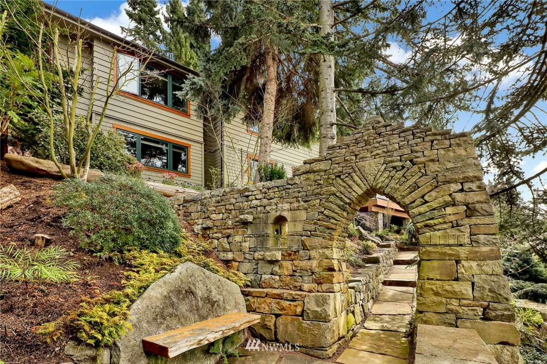 Property Photo: 165 S Garden Street WA 98225