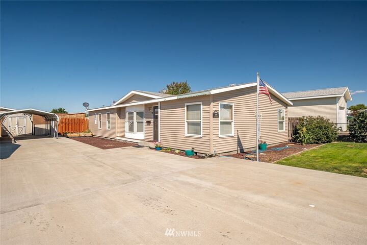 Property Photo: 309 SE 5th Avenue WA 98823