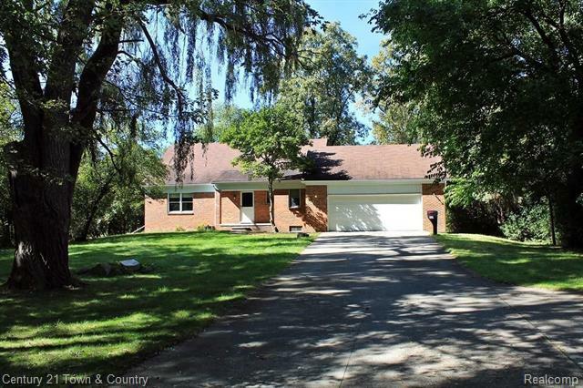 Property Photo:  31011 Pear Ridge Road  MI 48334 