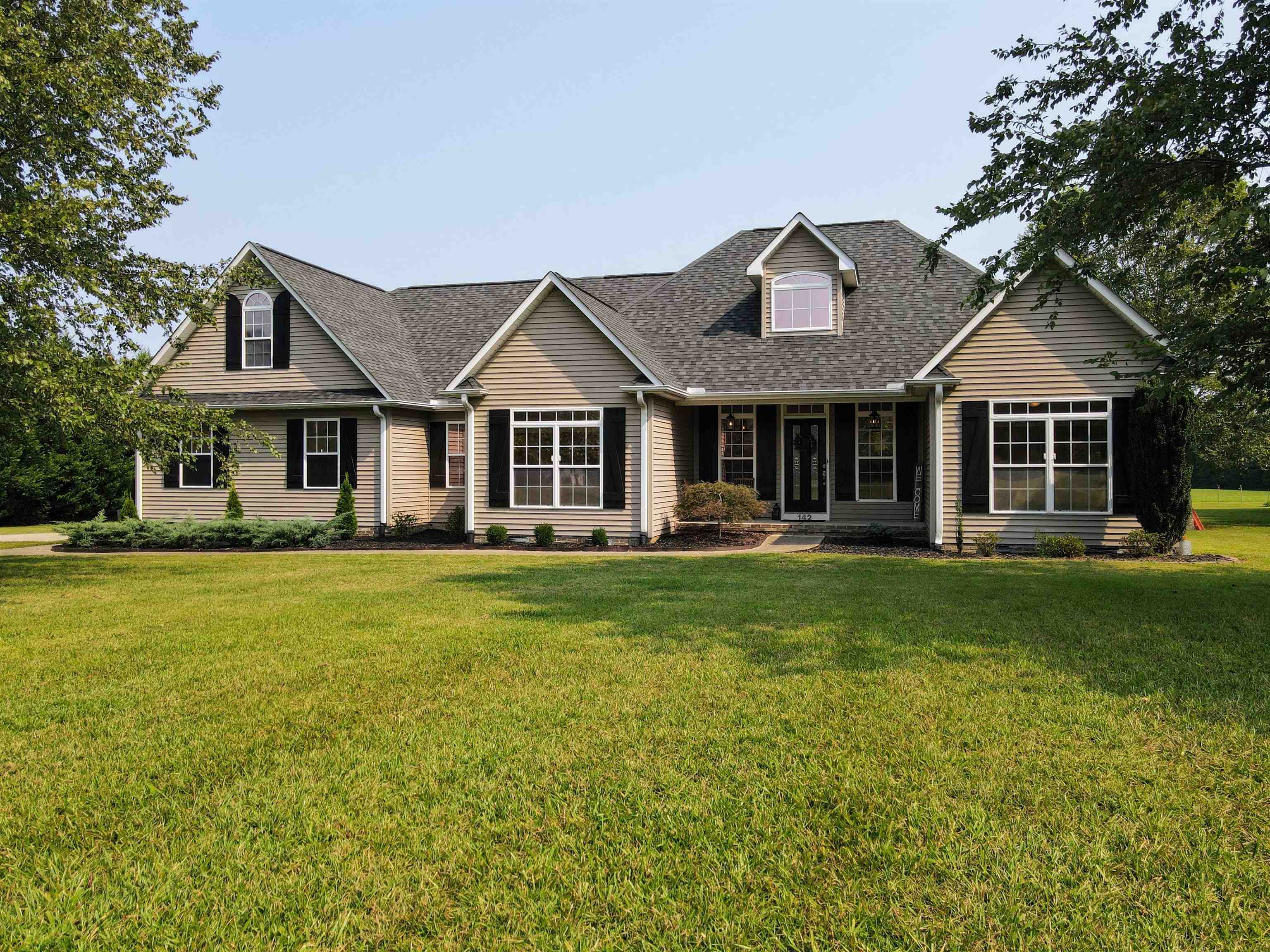 Property Photo: 142 Ashworth School Rd SC 29341