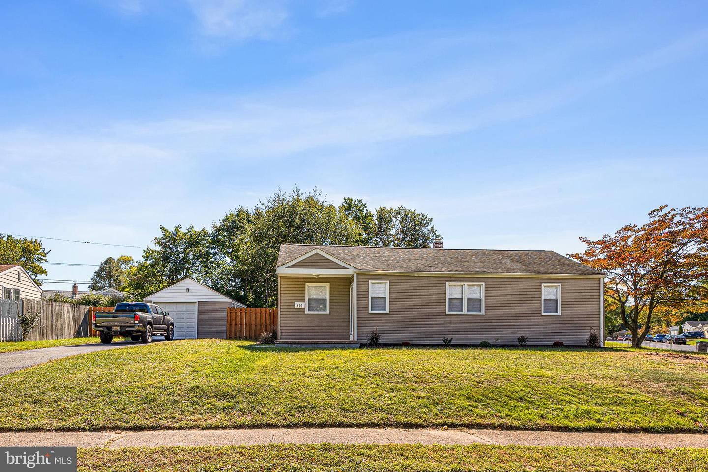 Property Photo:  129 Robinson Drive  DE 19720 