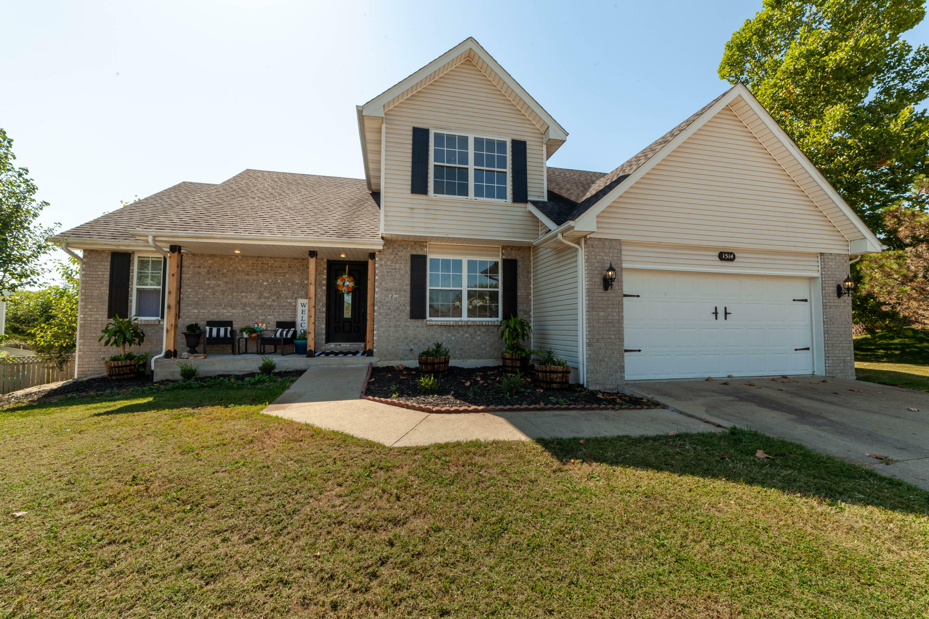 Property Photo:  1514 N Thoroughbred Cir  MO 65202 