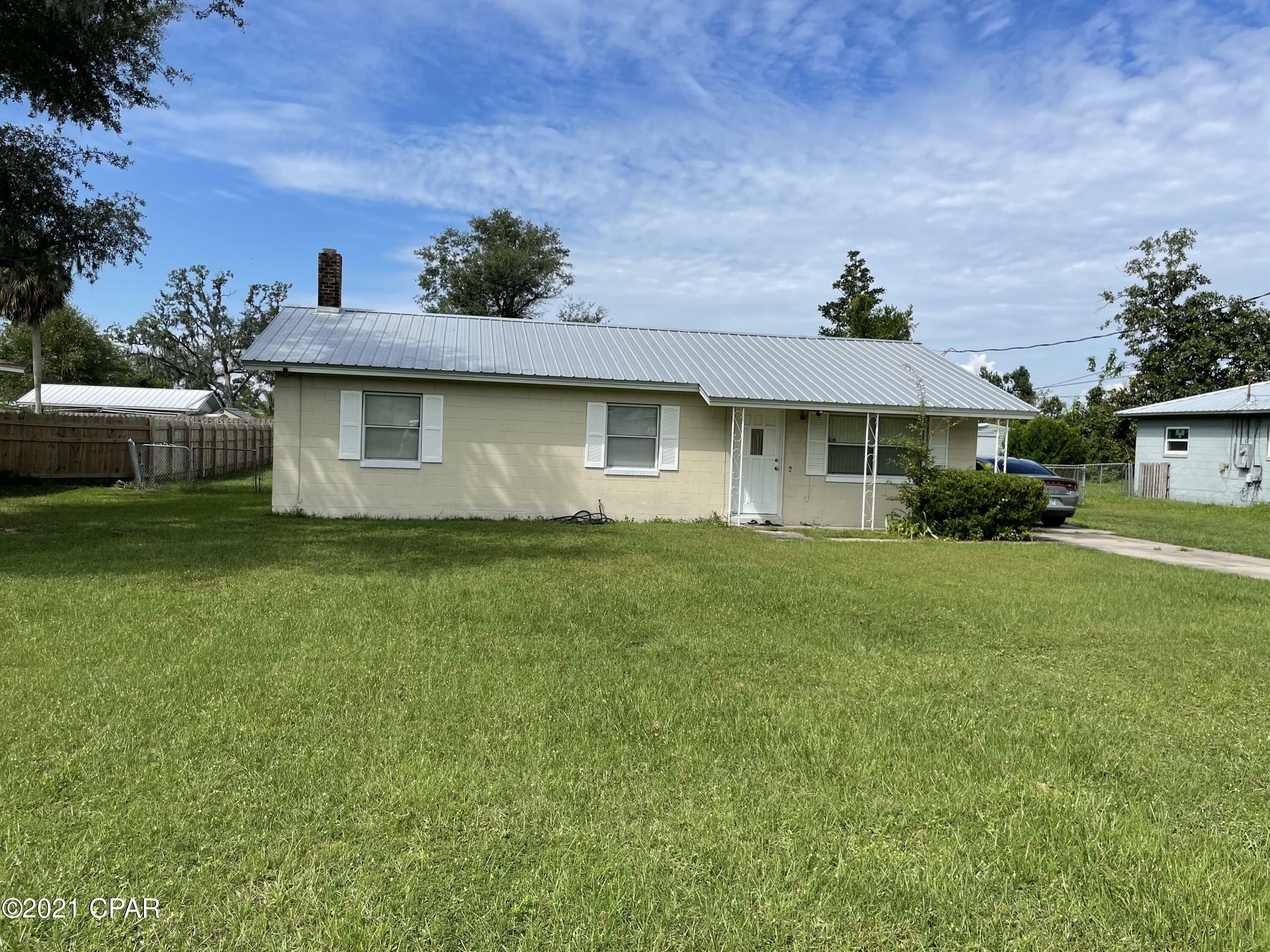 Property Photo: 1006 Arkansas Avenue FL 32444