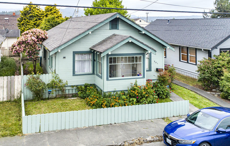 Property Photo:  541 10 Th Street  CA 95540 