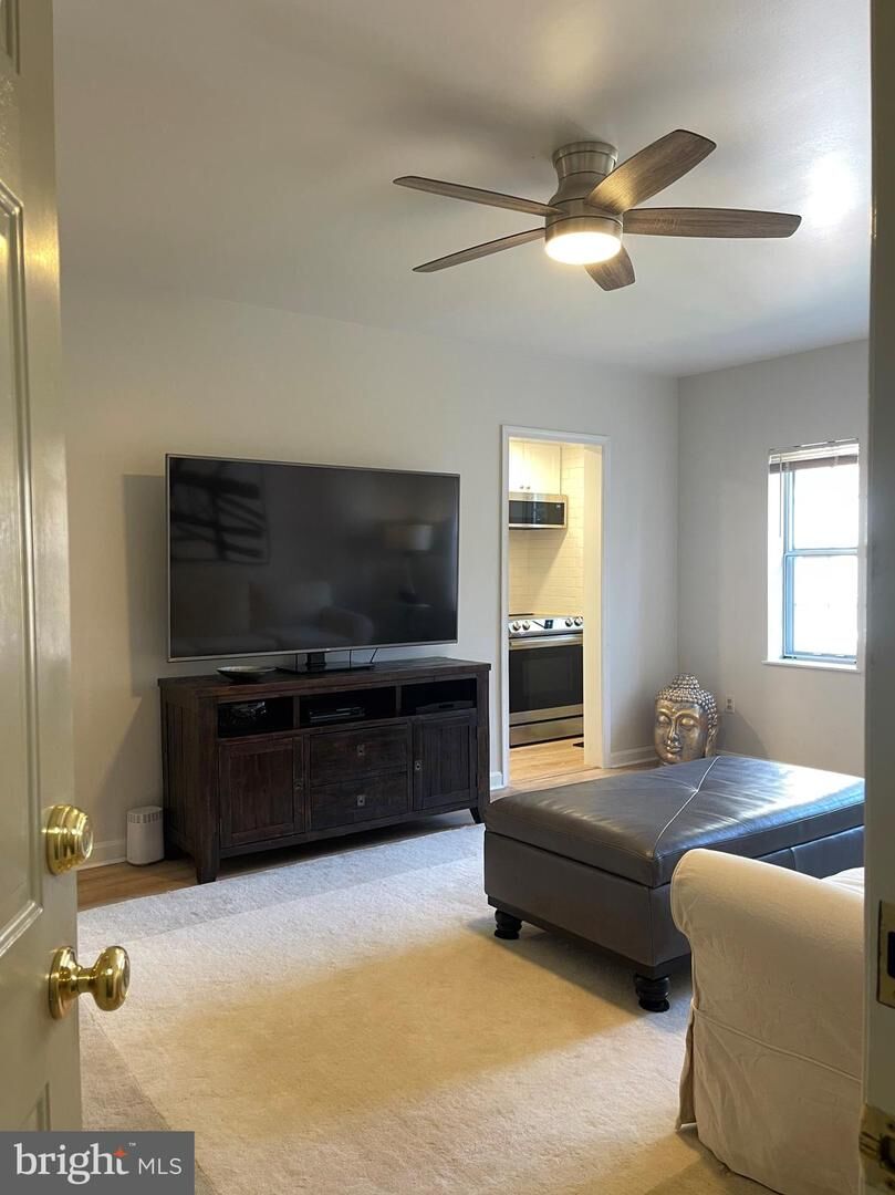 Property Photo:  1728 Queens Lane 3-181  VA 22201 