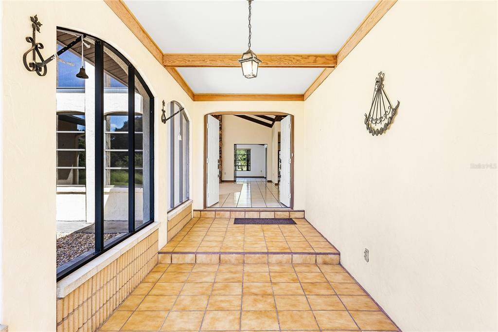 Property Photo: 220 Ciboa Avenue FL 34287
