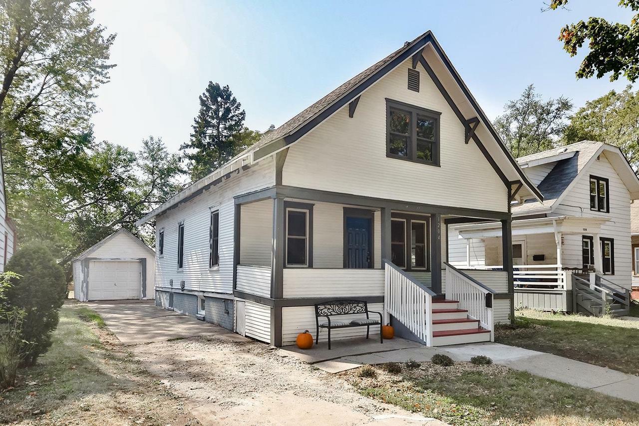 Property Photo:  1204 Copeland Ave  WI 53511 