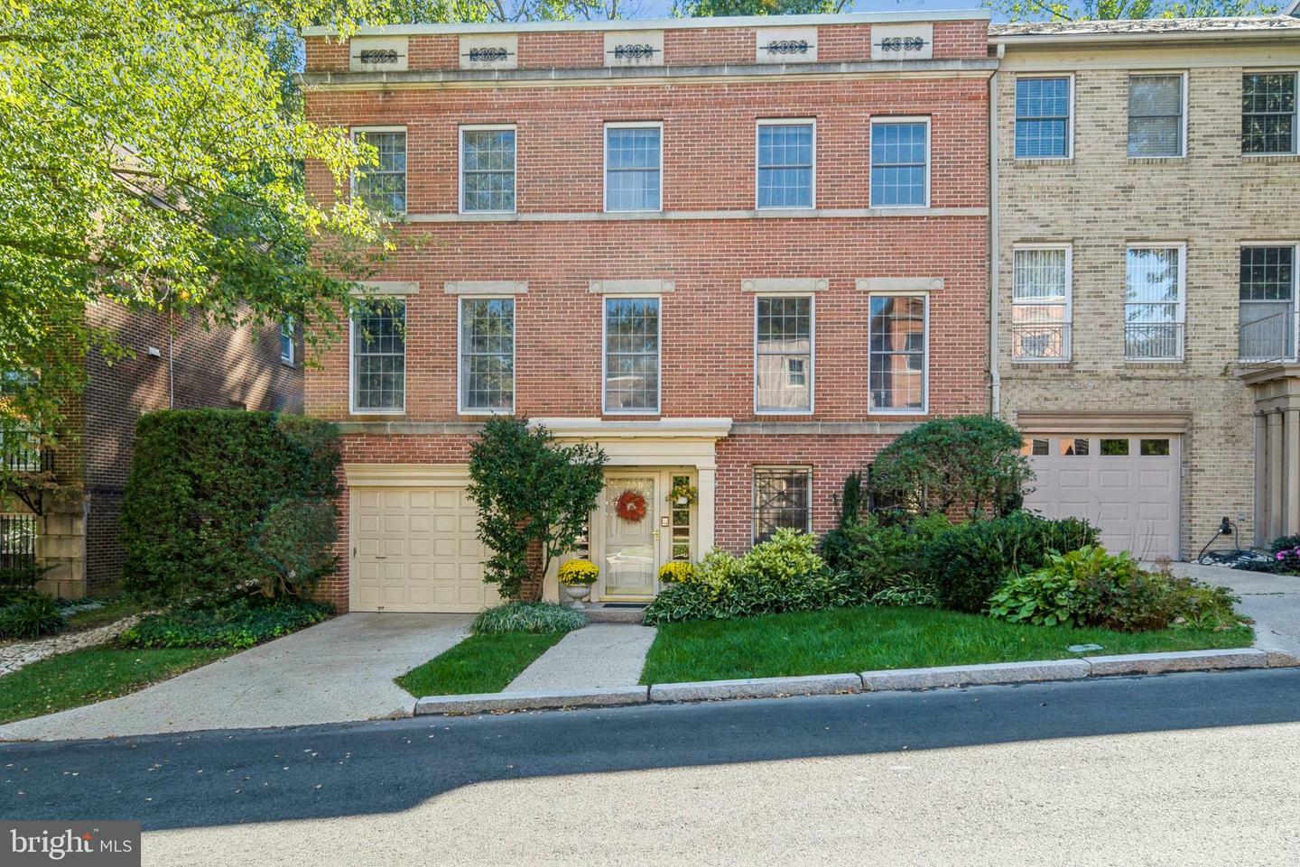 Property Photo:  2710 Unicorn Lane NW  DC 20015 