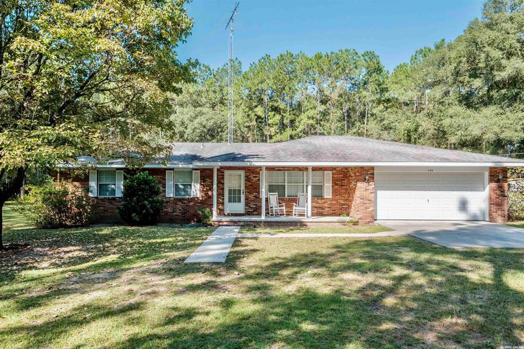 Property Photo:  799 SE 43rd Avenue  FL 32693 