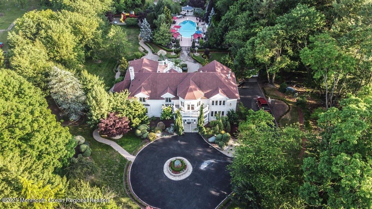 Property Photo:  7 Normandy Court  NJ 07726 