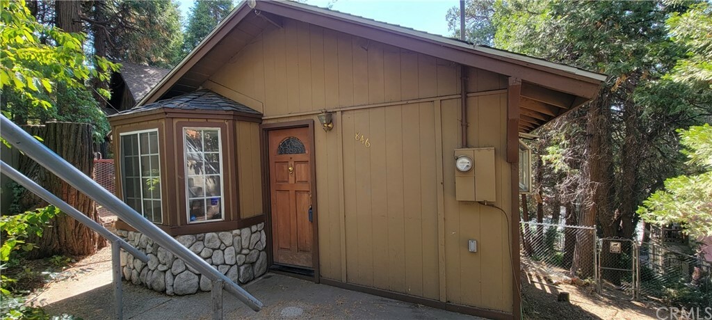 Property Photo: 846 Big Oak Road CA 92325