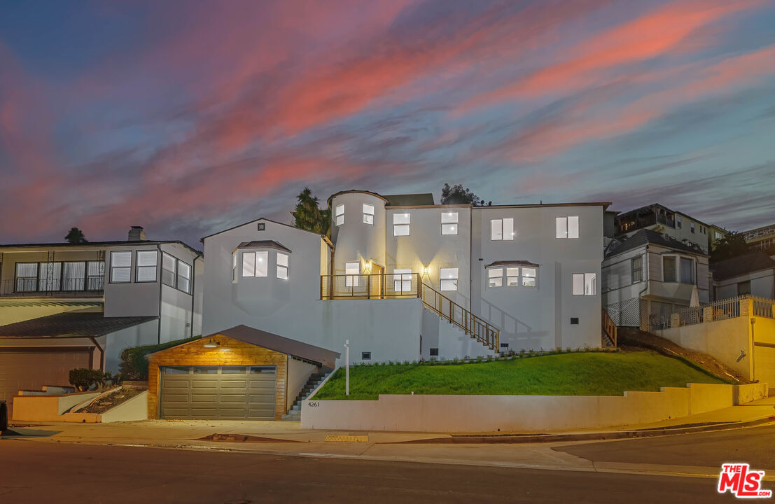 4261   Palmero Blvd Blvd  Los Angeles CA 90008 photo