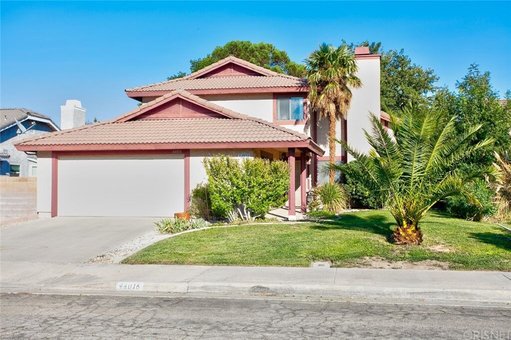 Property Photo: 44016 31st Street W CA 93536