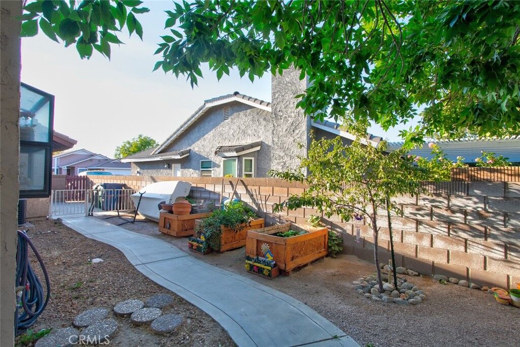 Property Photo:  44016 31st Street W  CA 93536 