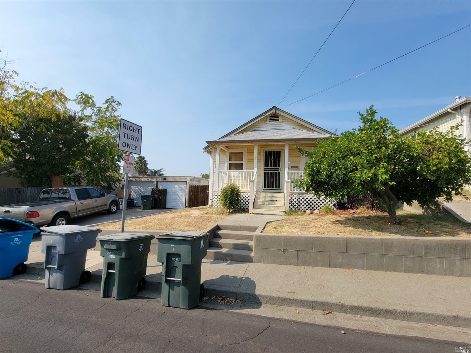 Property Photo:  7 Vine Street  CA 95688 