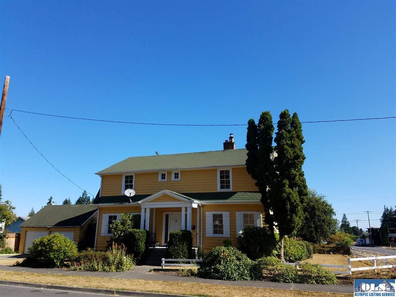 Property Photo:  735 E 6th St  WA 98362 