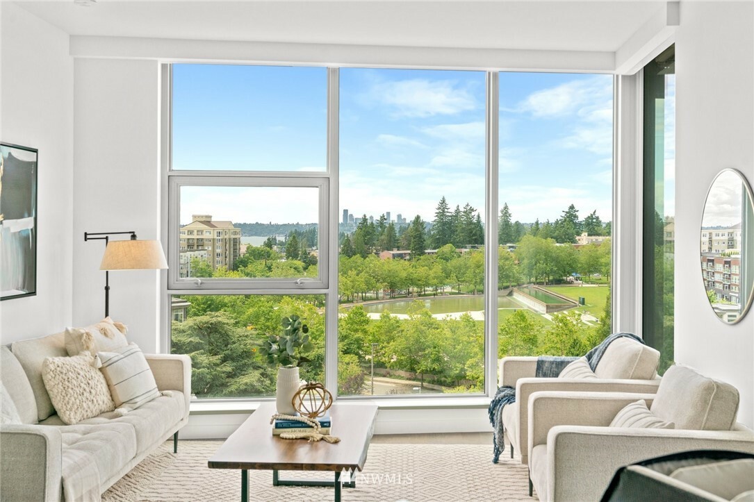 Property Photo:  188 Bellevue Way NE 901  WA 98004 