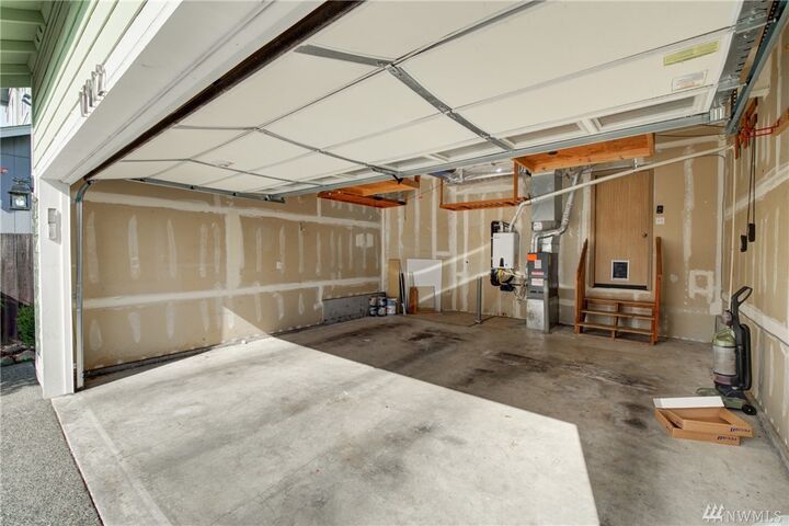 Property Photo:  17912 110th St Ct E  WA 98391