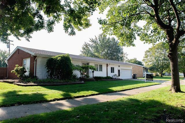 Property Photo:  20330 Caniff Street  MI 48035 