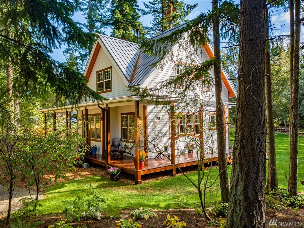 Property Photo:  212 Foothill Lane  WA 98282 