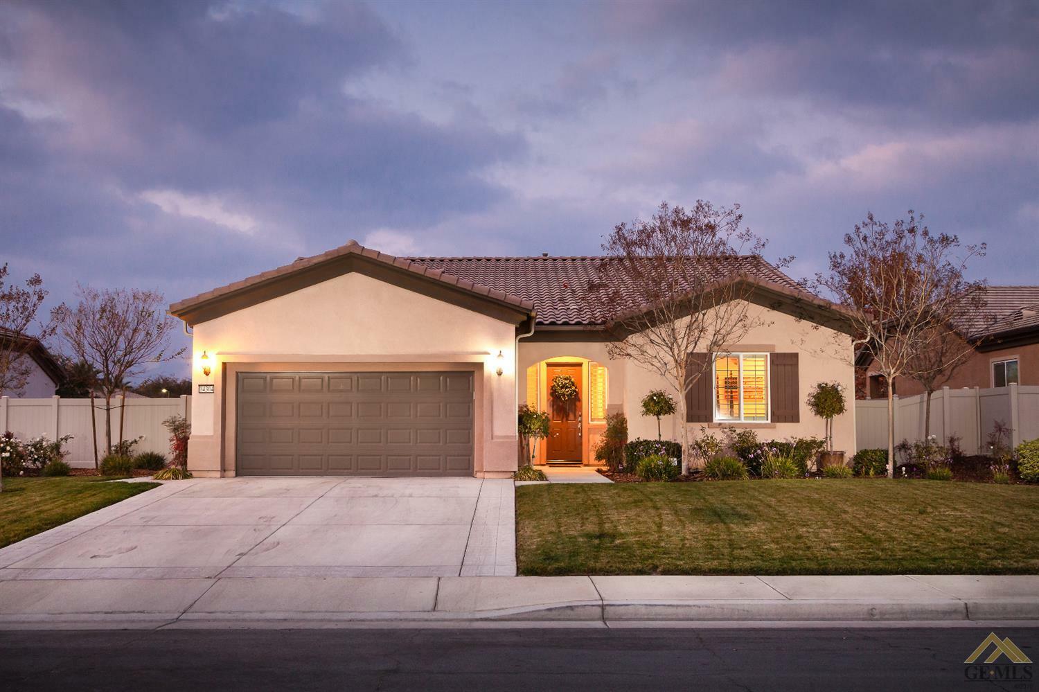 Property Photo:  14304 Del Webb Court  CA 93306 