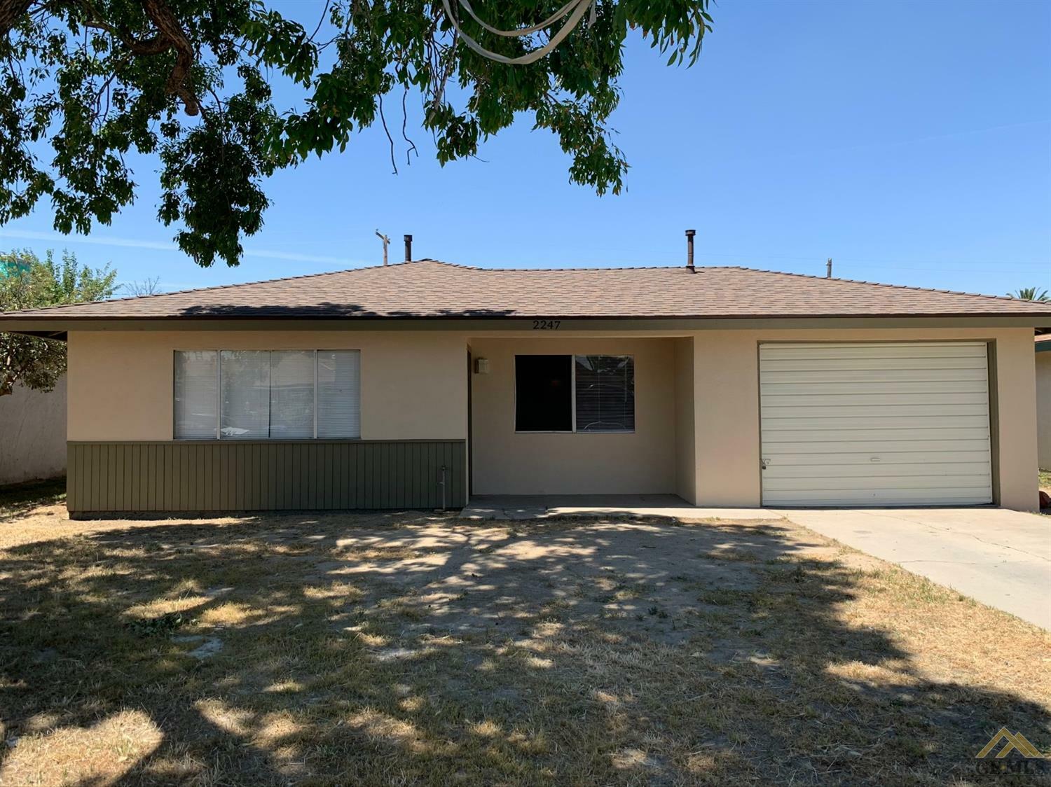 Property Photo:  2247 Thomas Way  CA 93215 