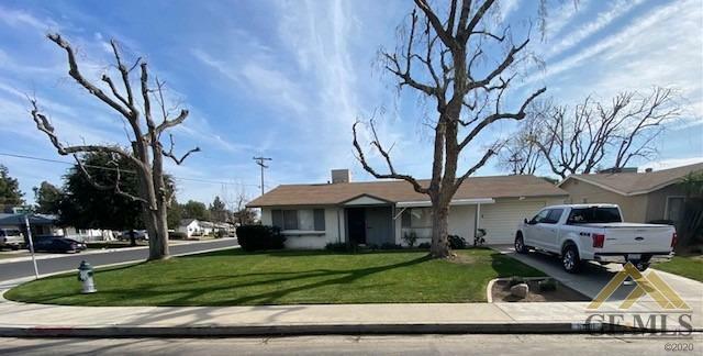 Property Photo:  5901 Bel Aire Way  CA 93309 