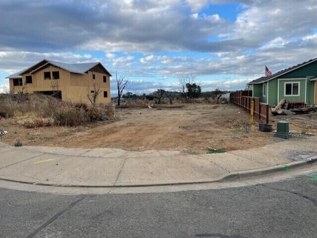 Property Photo:  1100 Quail Lane  OR 97535 