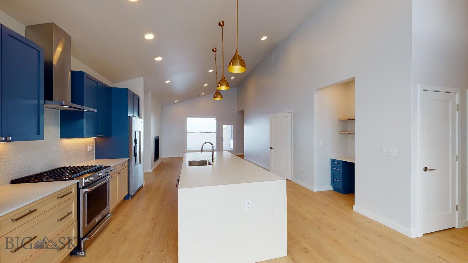 Property Photo: 3017 S 31st Avenue MT 59718