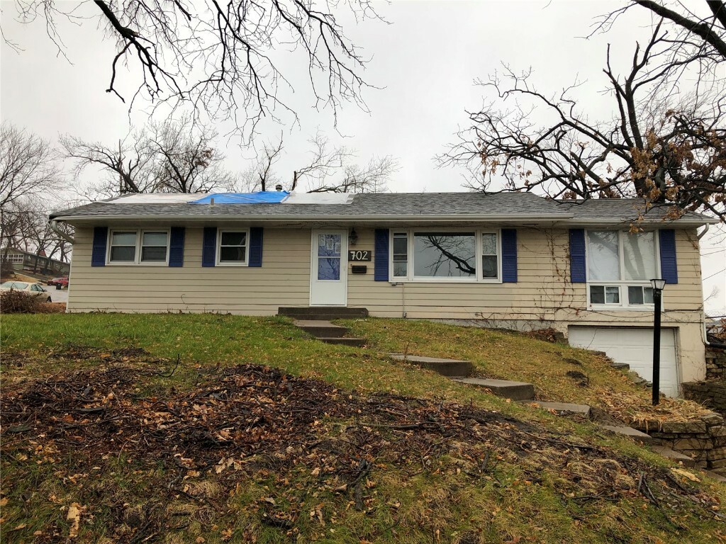 Property Photo:  702 40th Street SE  IA 52403 