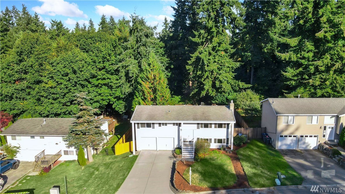 Property Photo:  22119 Meridian Ave S  WA 98021 