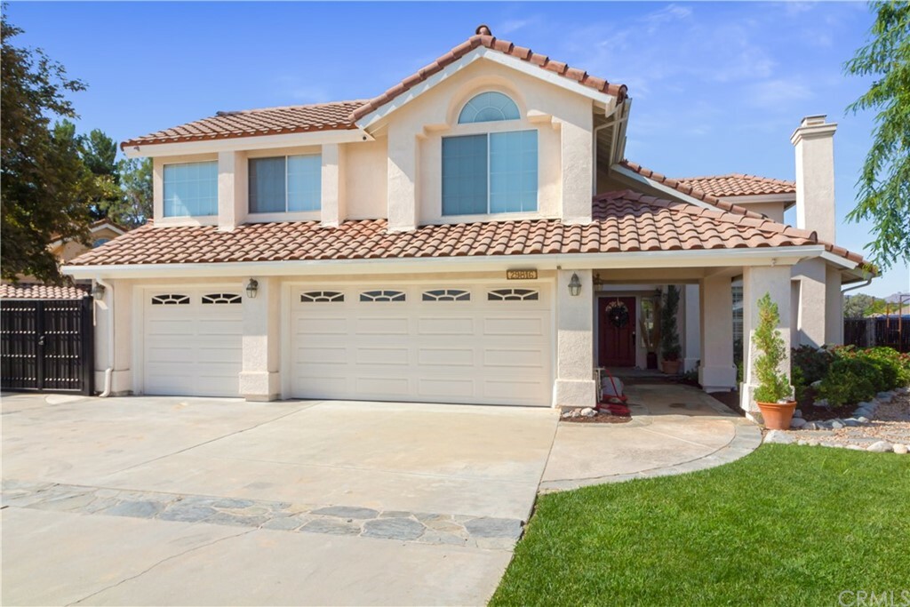 Property Photo:  29816 Corte Granada  CA 92591 