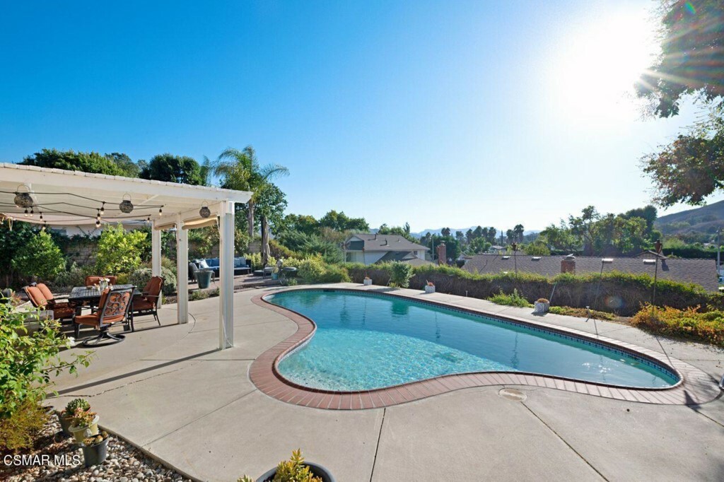 Property Photo:  6027 Dovetail Drive  CA 91301 