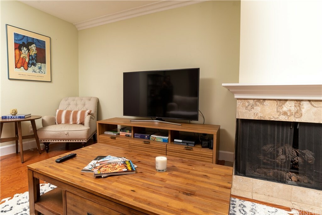 Property Photo: 698 S Berendo Street 101 CA 90005