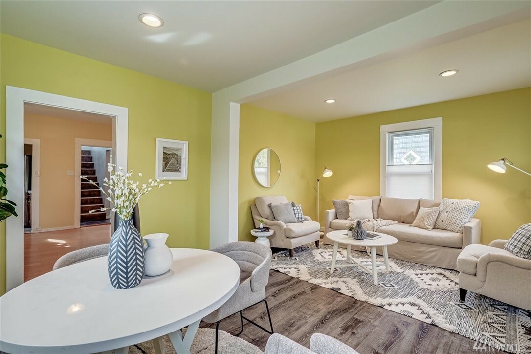 Property Photo: 647 NW 82nd St WA 98117