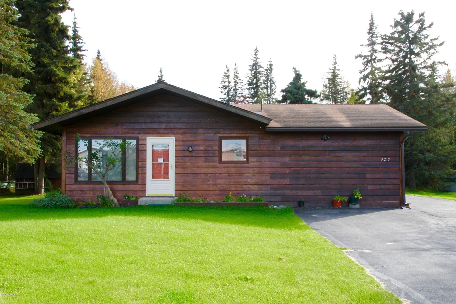 Property Photo: 329 W Redoubt Avenue AK 99669
