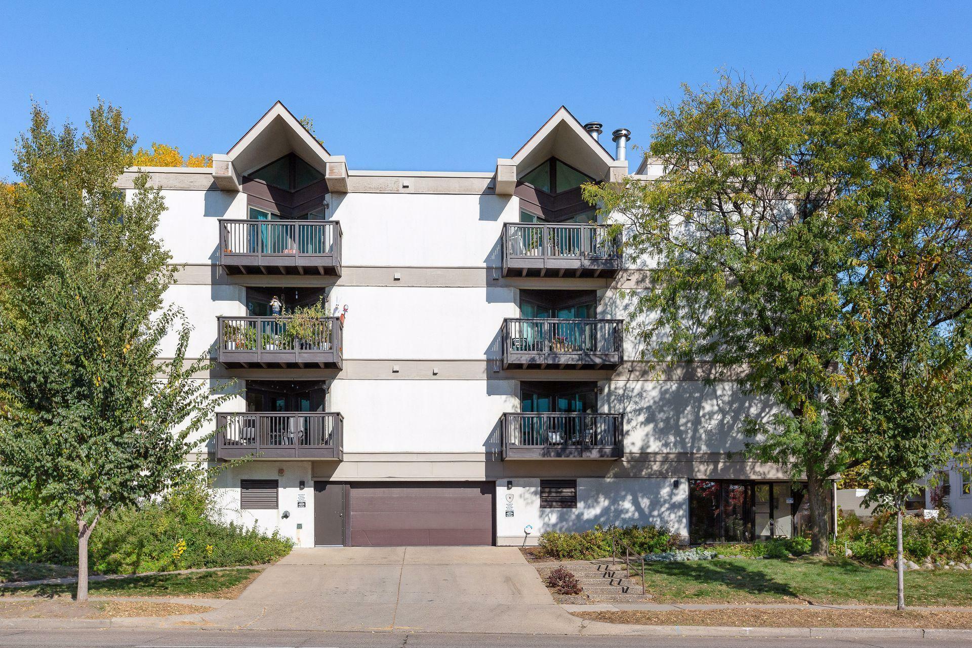 Property Photo:  232 W Franklin Avenue 307  MN 55404 