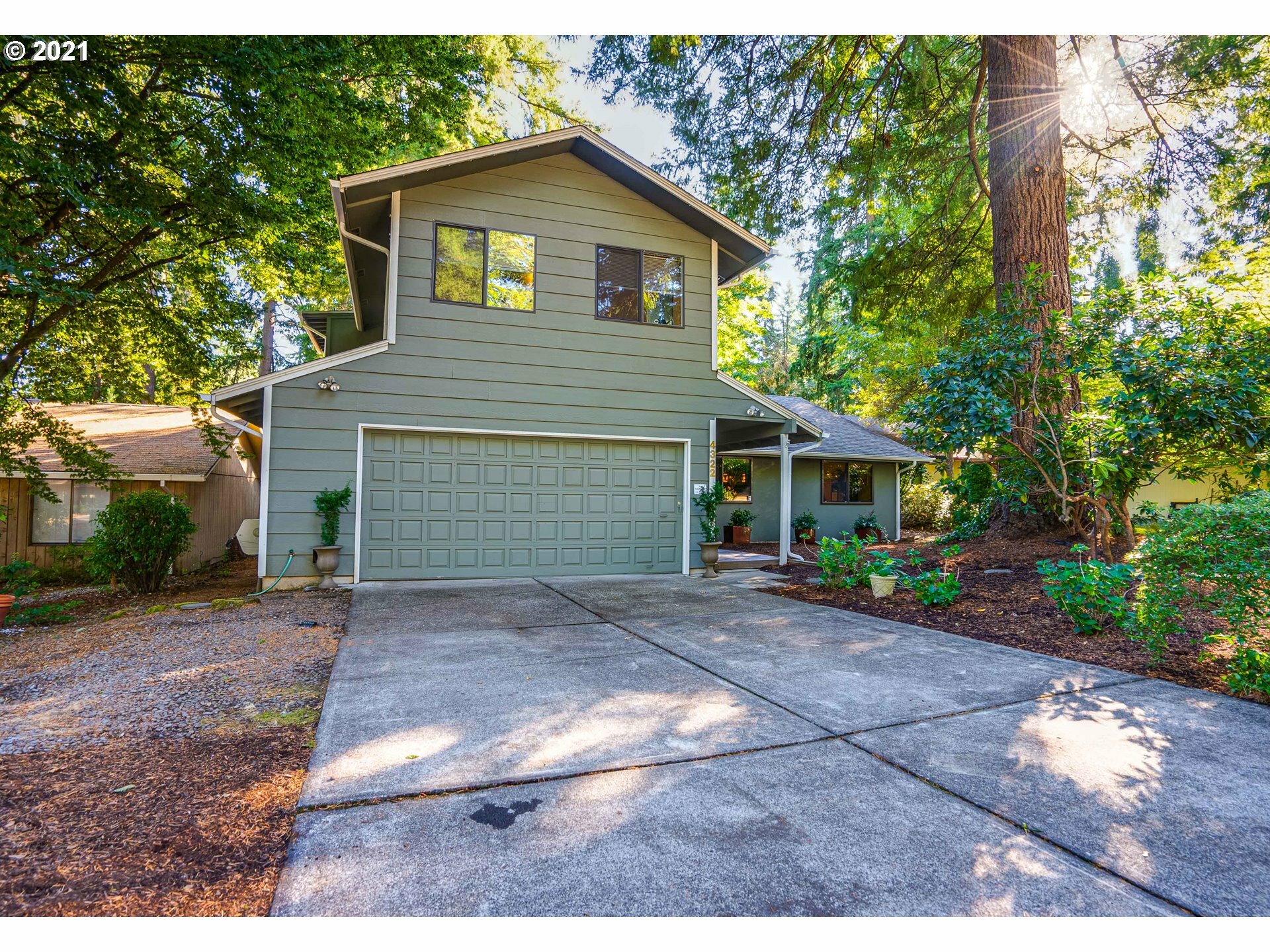 4322 Collins Way  Lake Oswego OR 97035 photo
