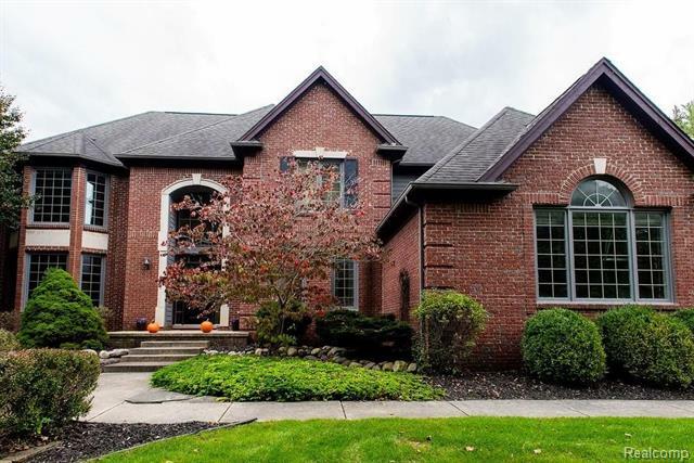 Property Photo:  2236 Cambridge Court  MI 48306 