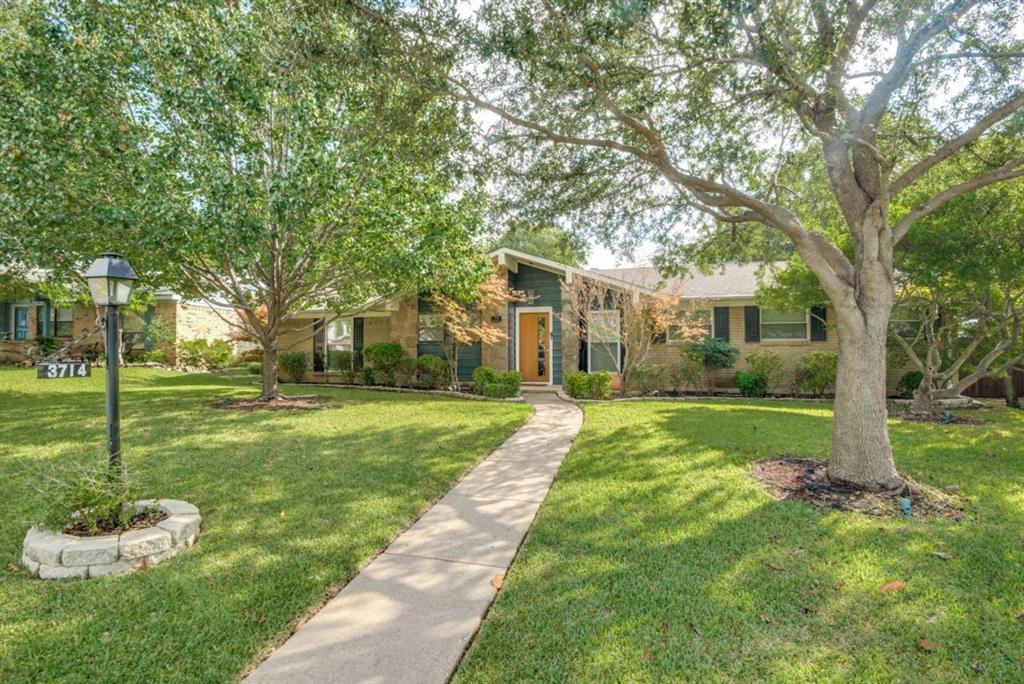 Property Photo: 3714 Crestpark Drive TX 75244