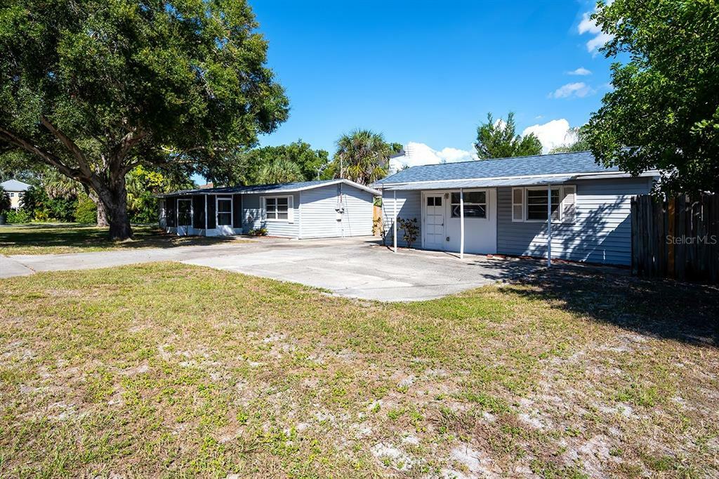 Property Photo:  426 40th Street Court NW  FL 34209 