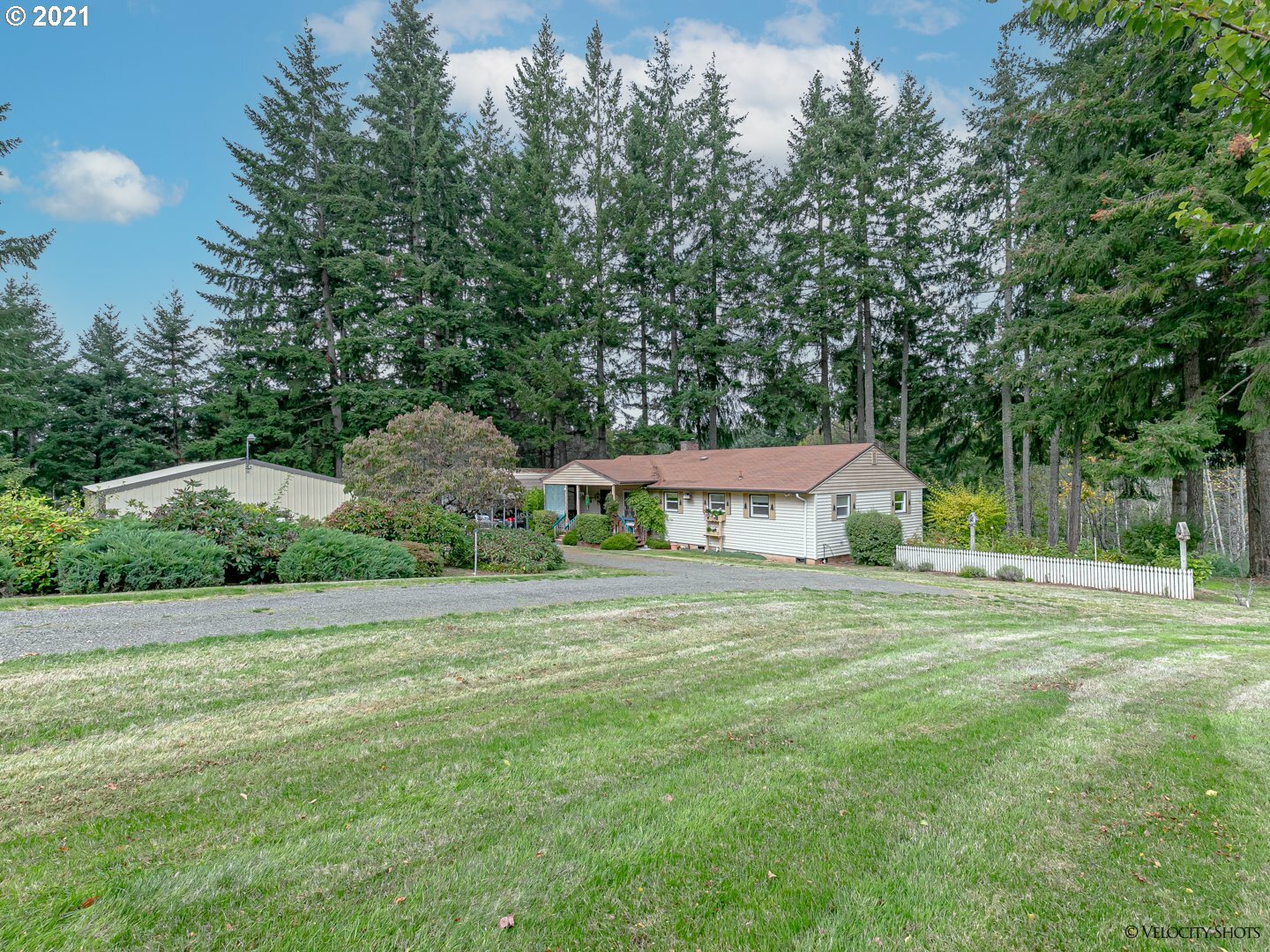 Property Photo:  22700 S Day Hill Rd  OR 97023 