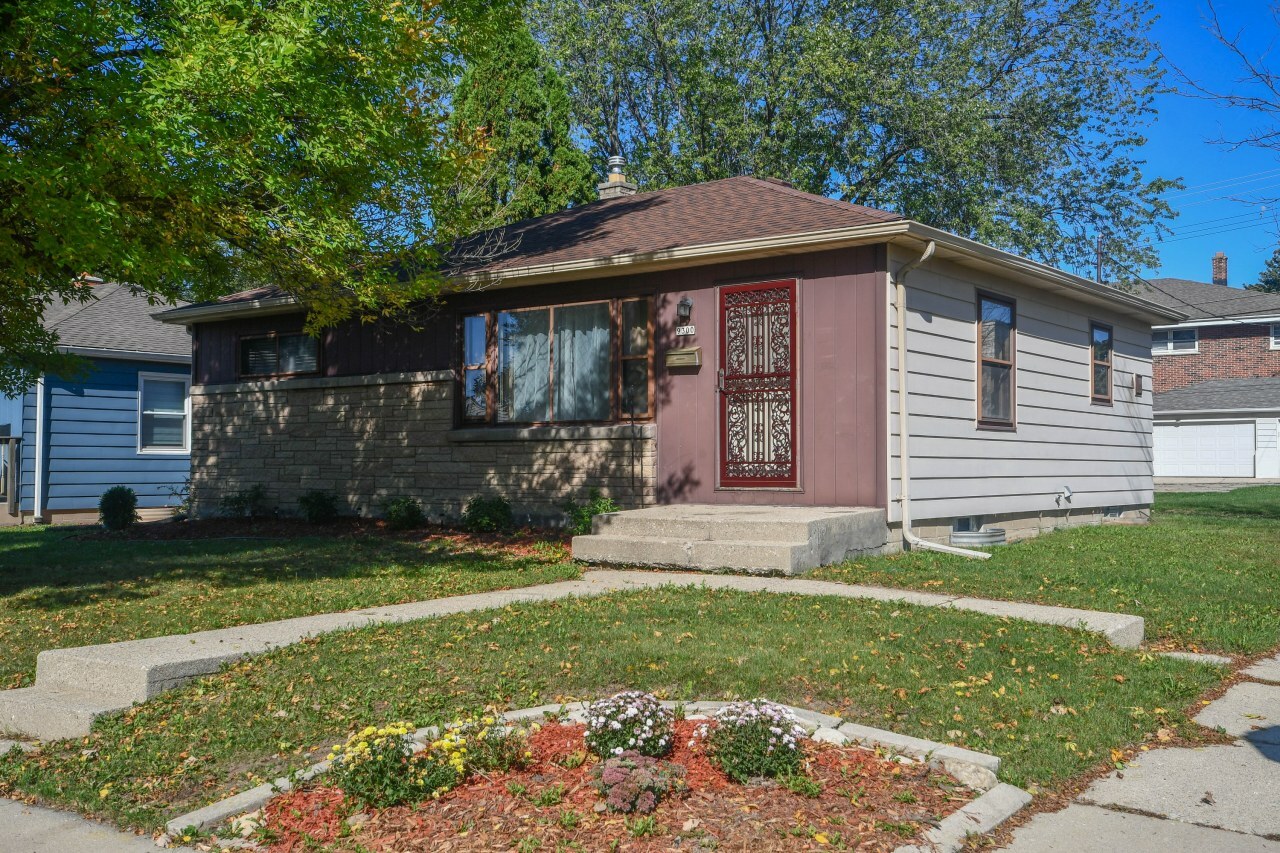 Property Photo:  9300 W Melvina St  WI 53222 