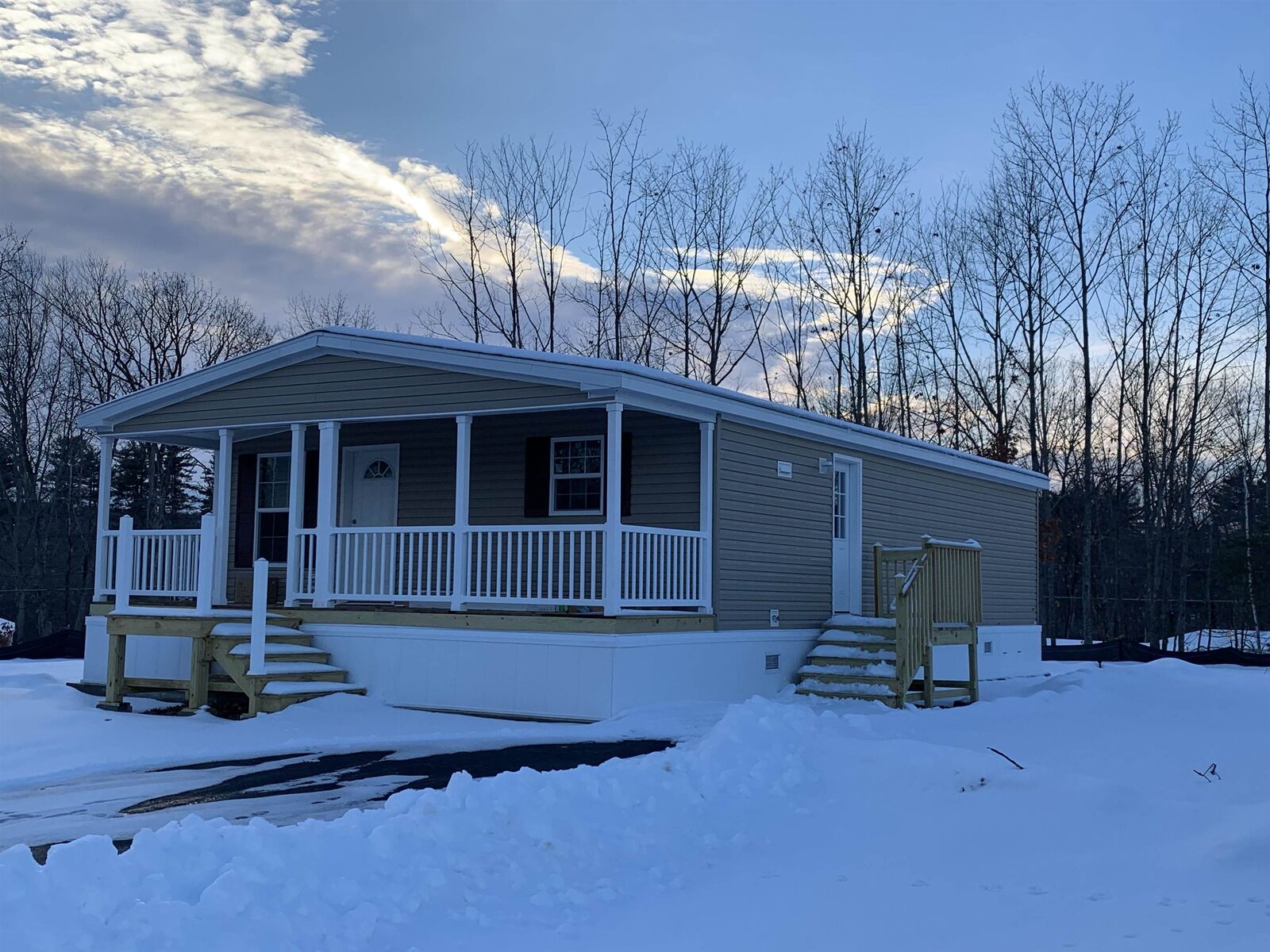Property Photo: 5 Outlook Lane NH 03867