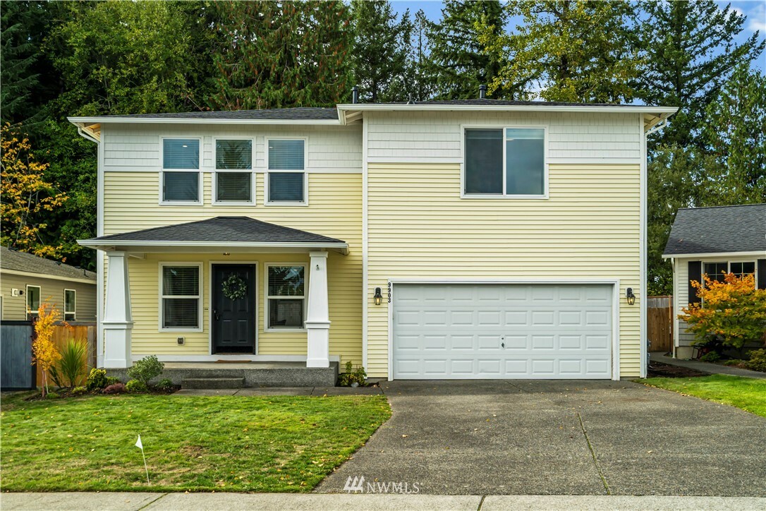 Property Photo:  9903 194th Avenue E  WA 98391 