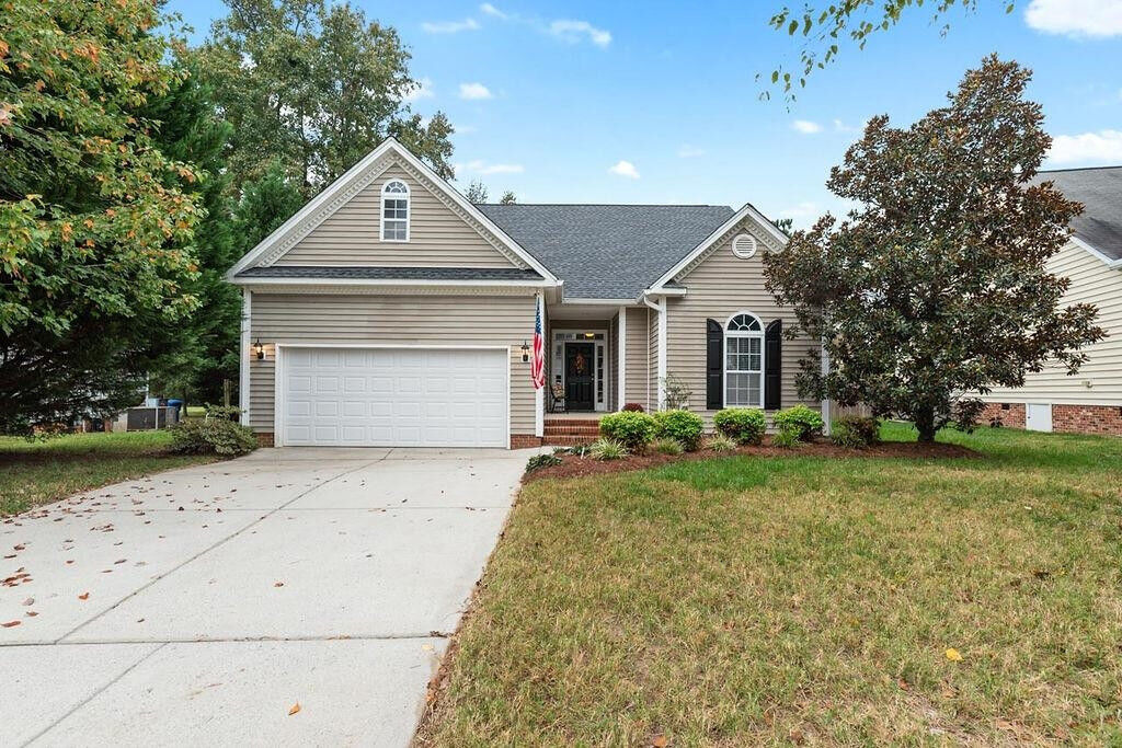 Property Photo:  1640 Maizefield Lane  NC 27526 