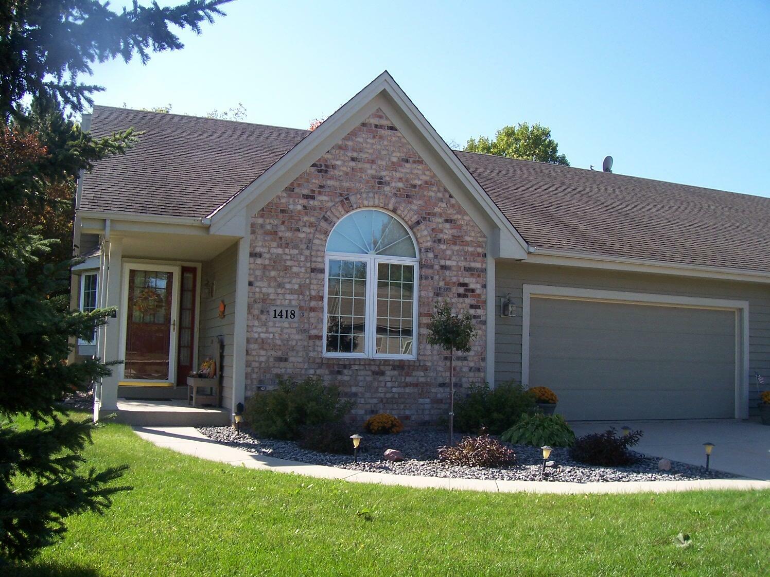 Property Photo:  1418 S Silverbrook Dr  WI 53095 