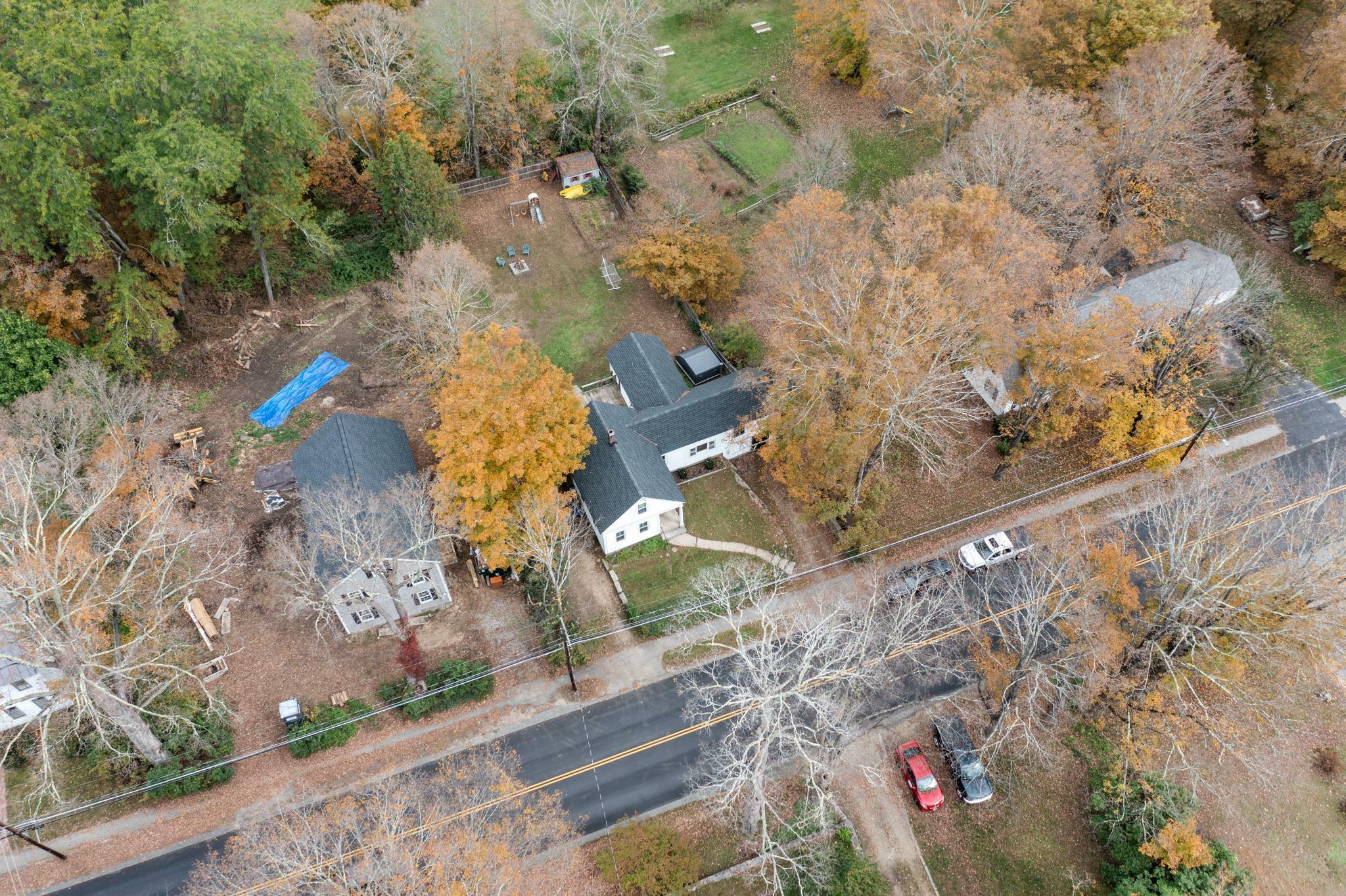 Property Photo:  9 Meetinghouse Hill Road  NH 03033 