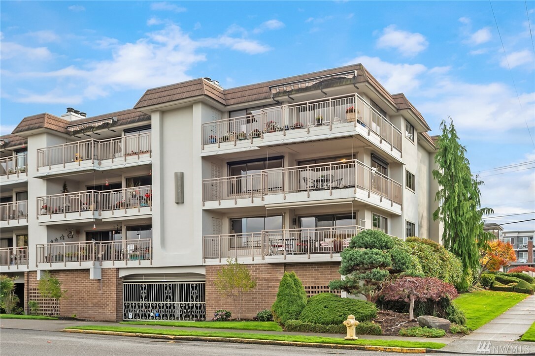 Property Photo: 200 2nd Ave N 201 WA 98020
